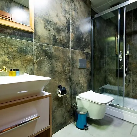 아파트 Room With Jacuzzi For Two *